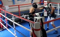 boxing spar robina